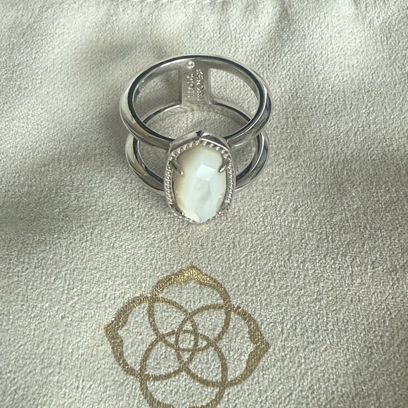 Kendra Scott Elyse Sterling Silver Double Band Ring in Opal size 6 - Picture 2 of 3